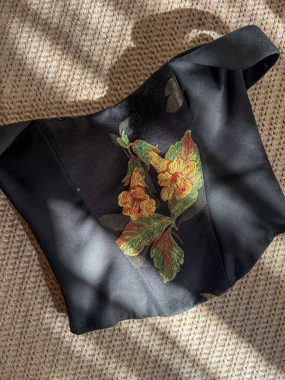 ARTEMISA / Jardin Oscuro