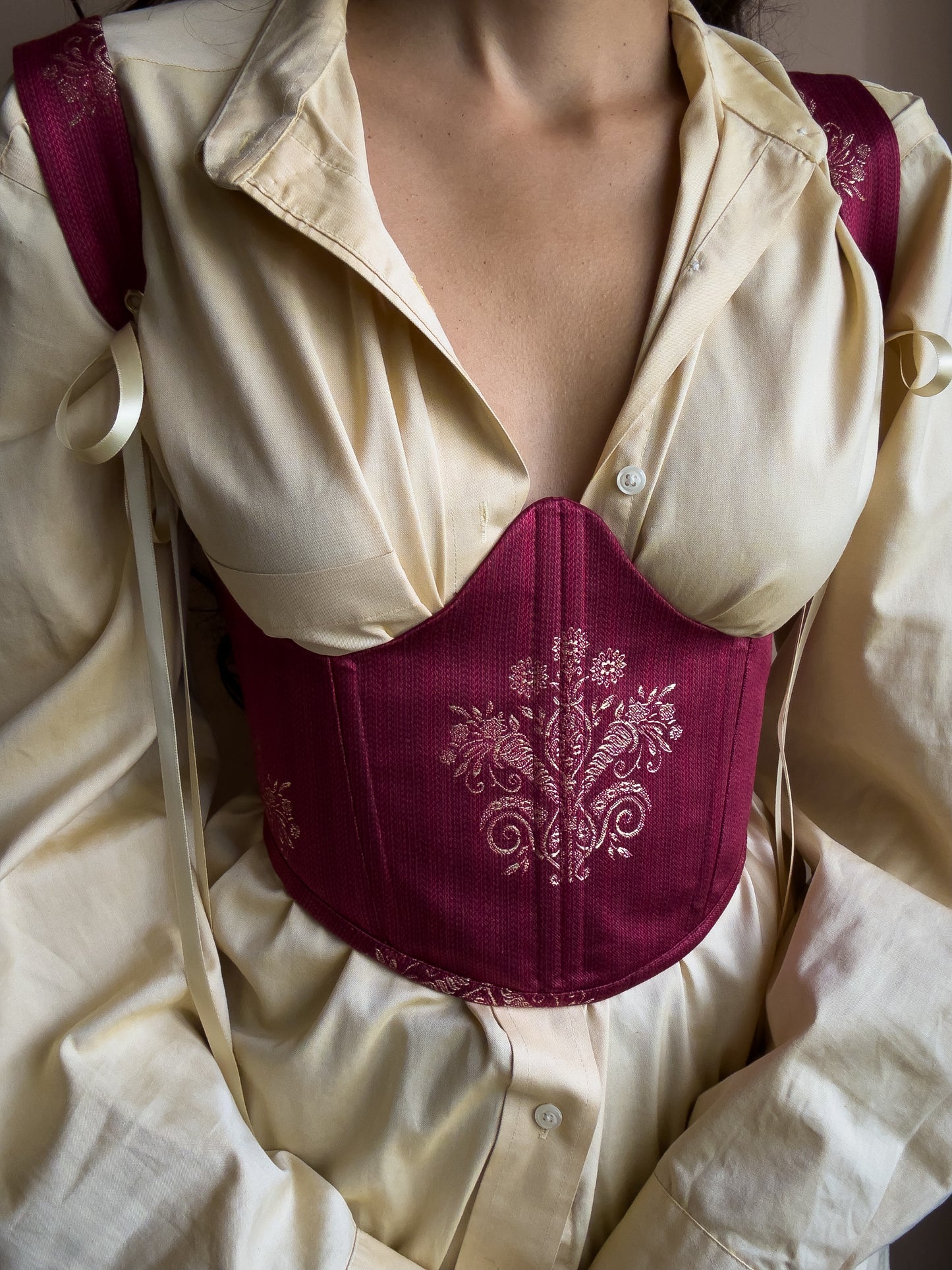 UNDERBUST / Gold Moment