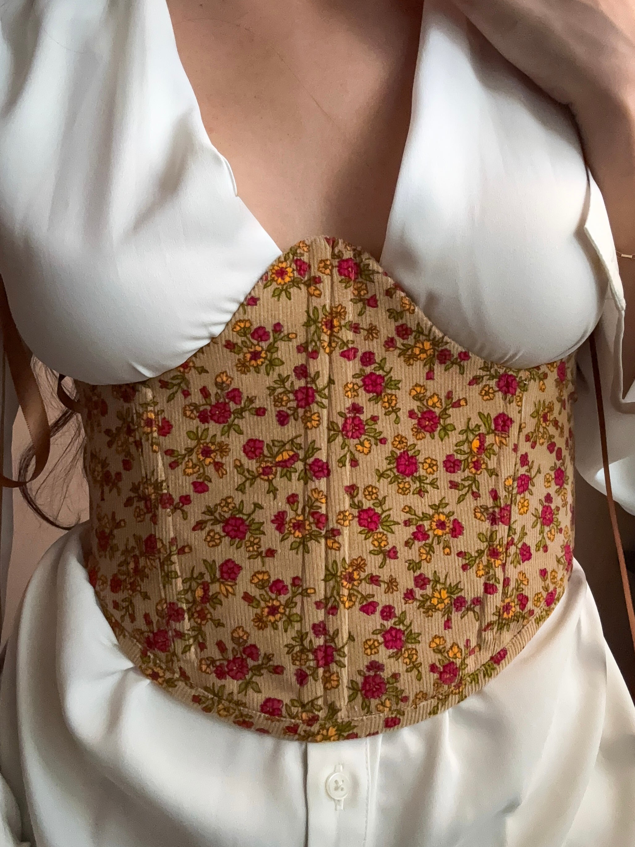 UNDERBUST / Darling