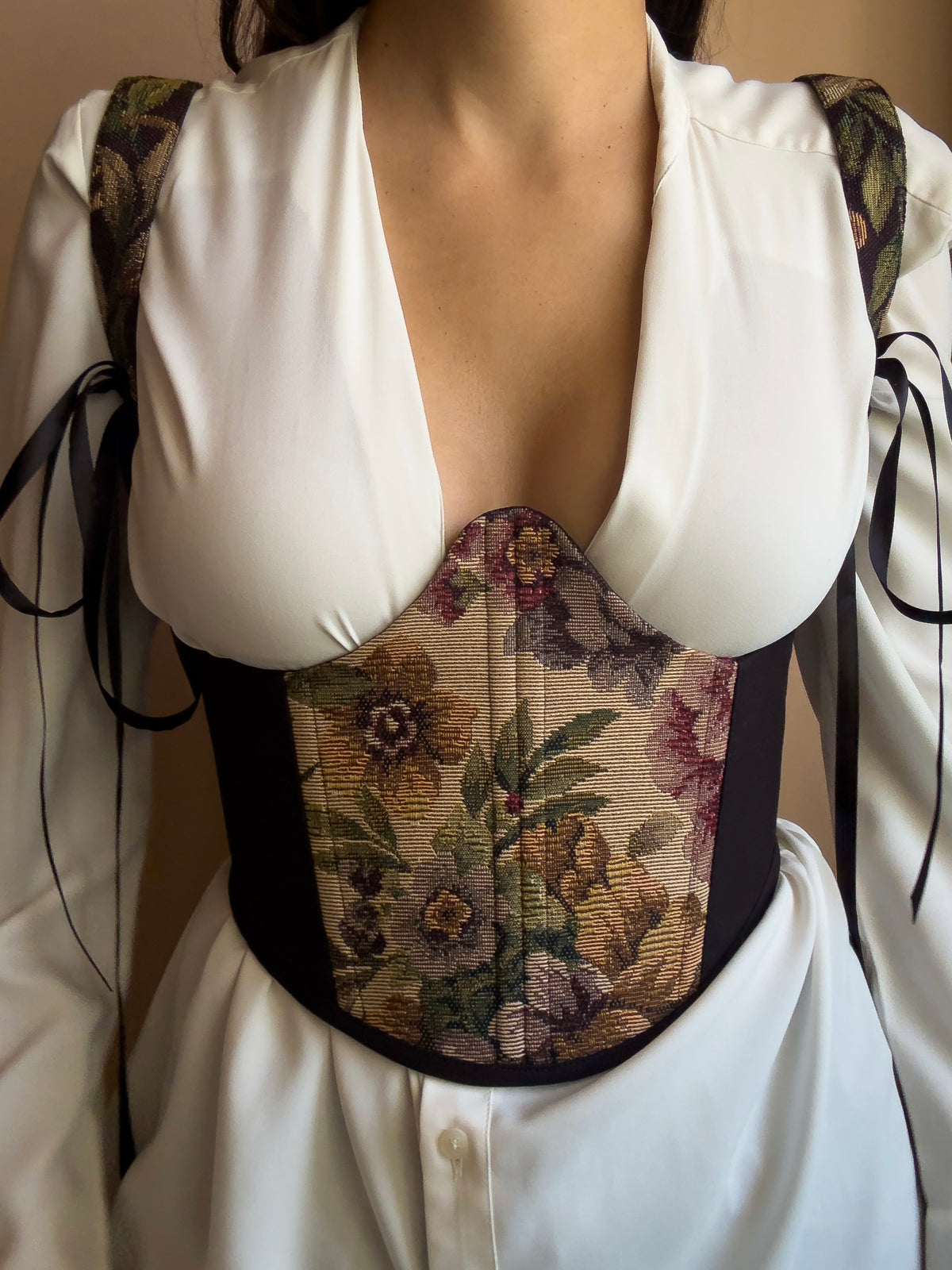 UNDERBUST / Eden