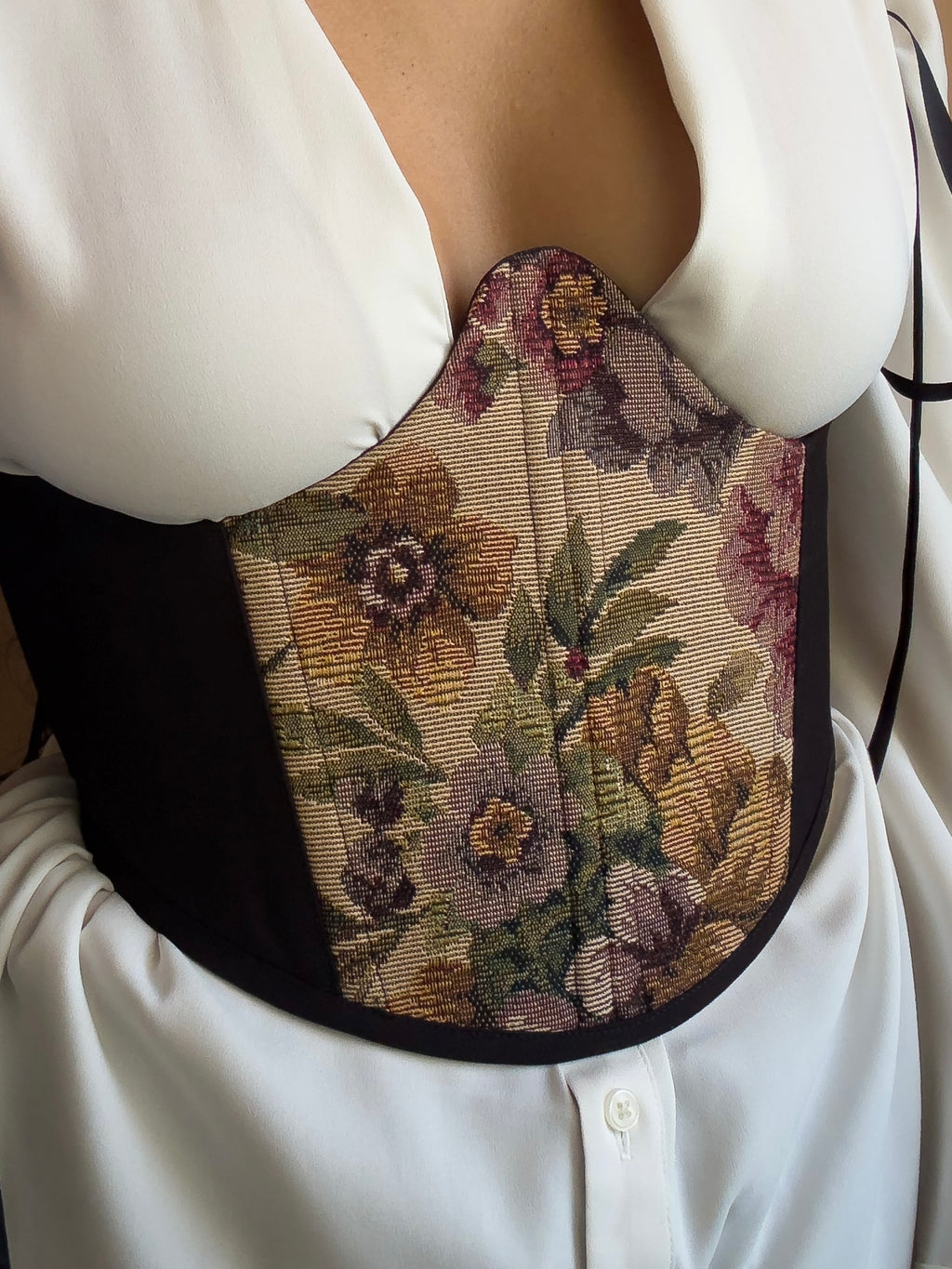 UNDERBUST / Eden
