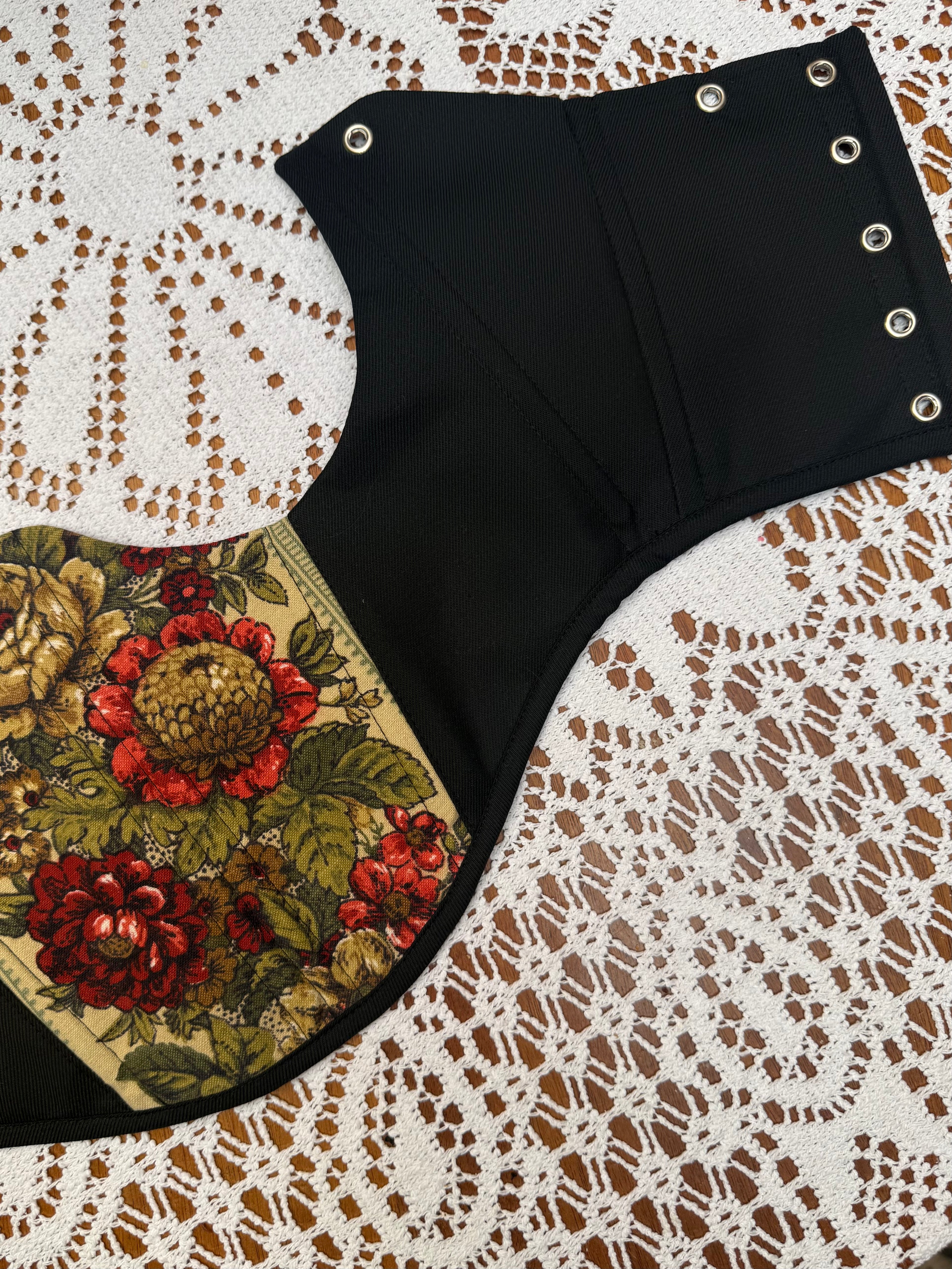 UNDERBUST / Vintage Bouquet